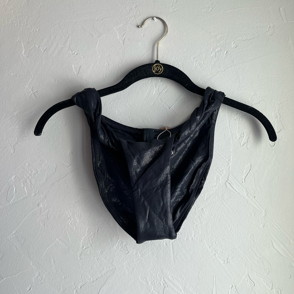 🖤SKIMS LIQUID SHINE SWIM TWISTED MID COVERAGE BIKINI BOTTOM ONYX XS - Picture 5 of 6